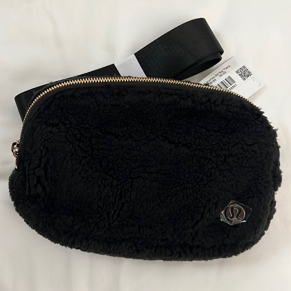Lululemon Everywhere Belt Bag Fleece
